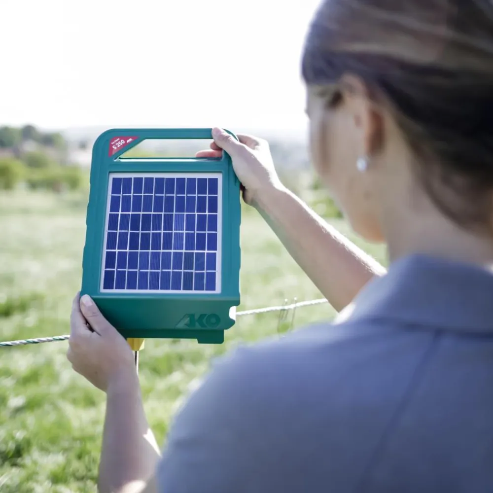 AKO ELECTRIFICATEUR SUNPOWER S250> Electrificateurs De Clôture·Électrificateurs Solaires Autonomes|Electrificateurs De Clôture·Électrificateurs Solaires Autonomes